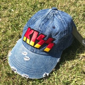 Kiss hat